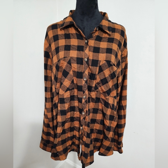 Maurices Black and Brown Plaid Shirt - Picture 2 of 4